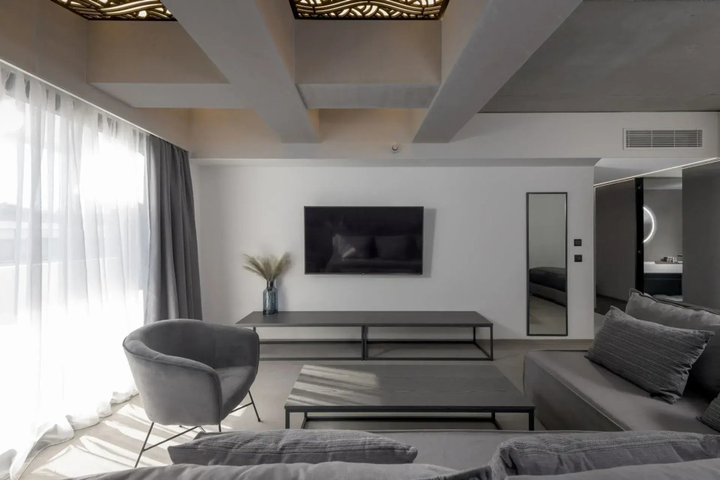 Essence Suites