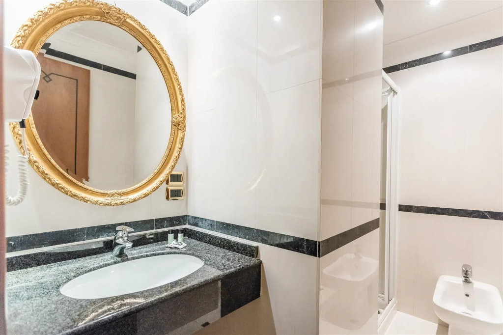 Raeli Hotel Regio