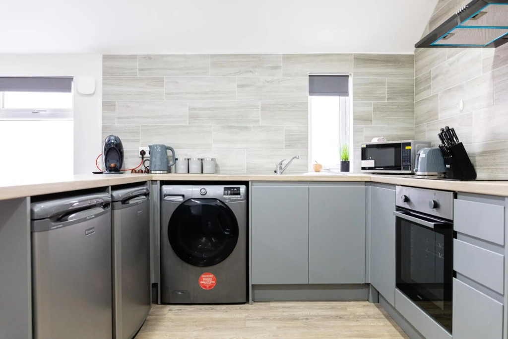 Lovely 2 Bedroom Apartment Near City Centre