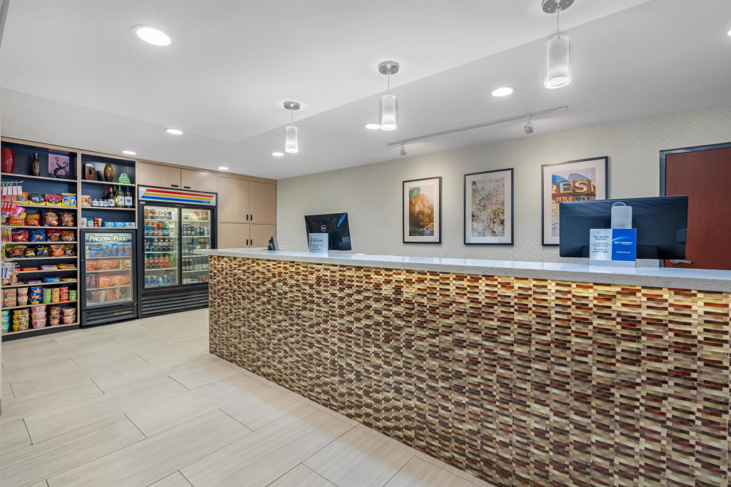 Best Western Plus Fresno Airport Hotel