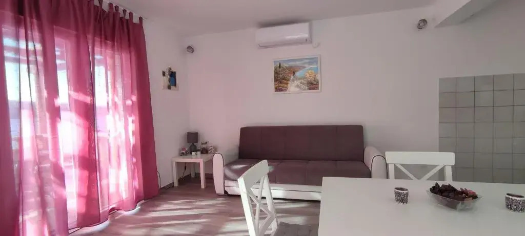 Sunset Apartments