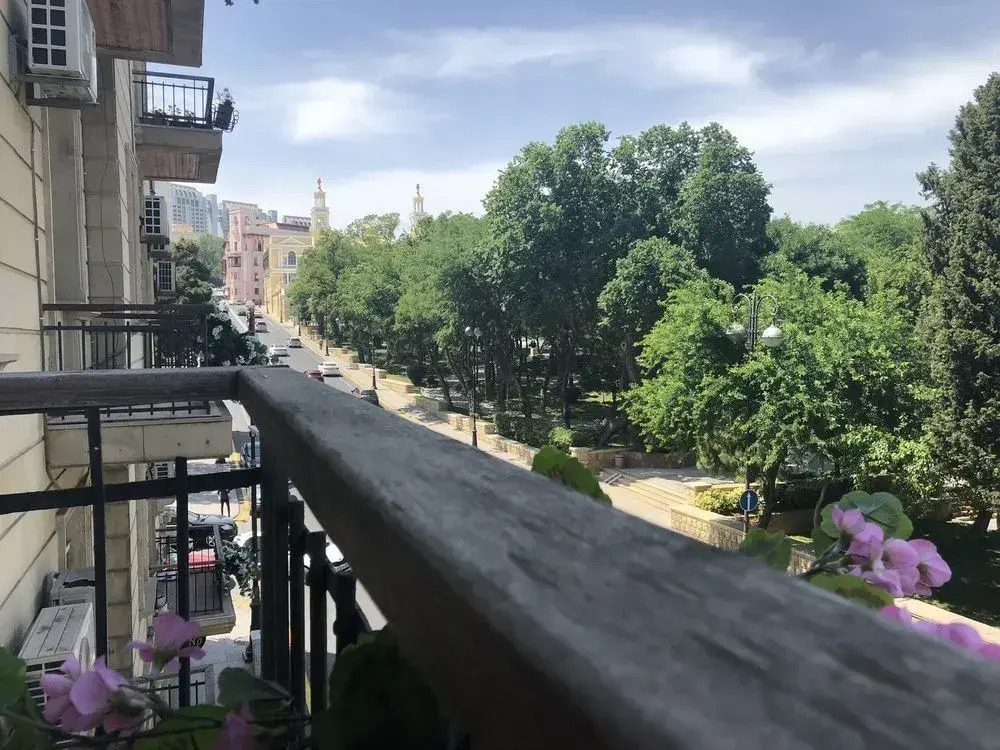 Apartment Formula  1 Grandstand