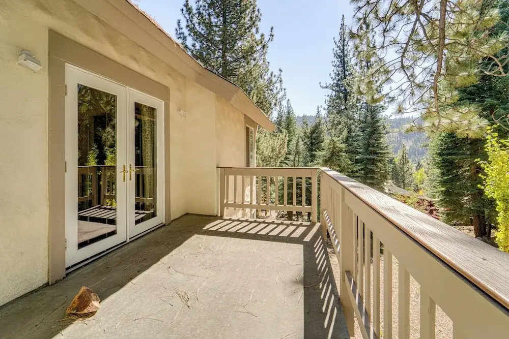 1 Mi to Lift! Olympic Valley Chalet w/ Hot Tub