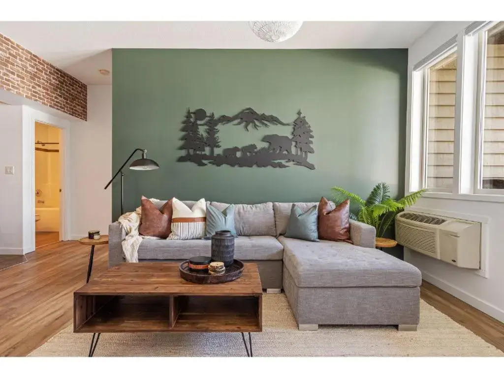 The Grizzly House I Sleep 7 I Patio & BBQ I 55 TV