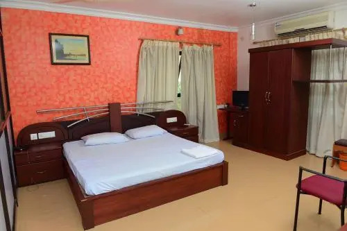 Mascot Paradise City Hotel