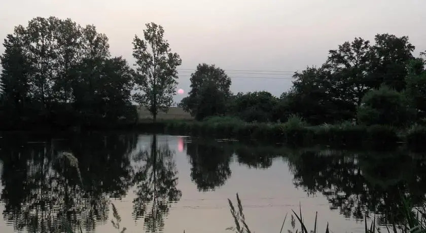 Acorn Lake Fishing and Caravans