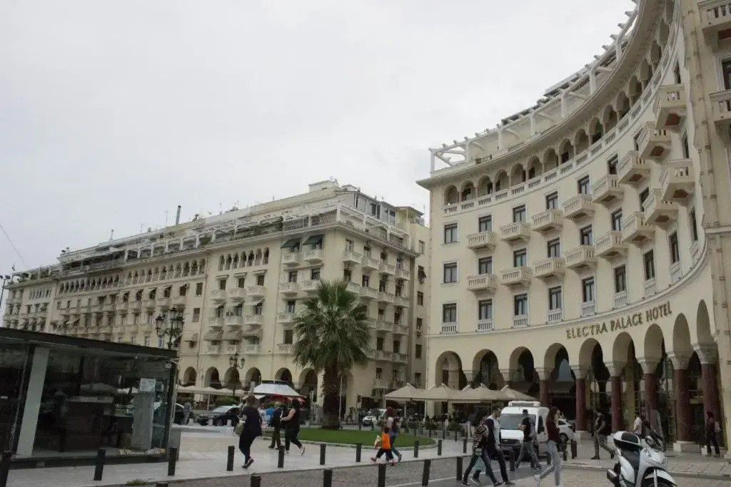 Central luxury apartment at Proxenou Koromila