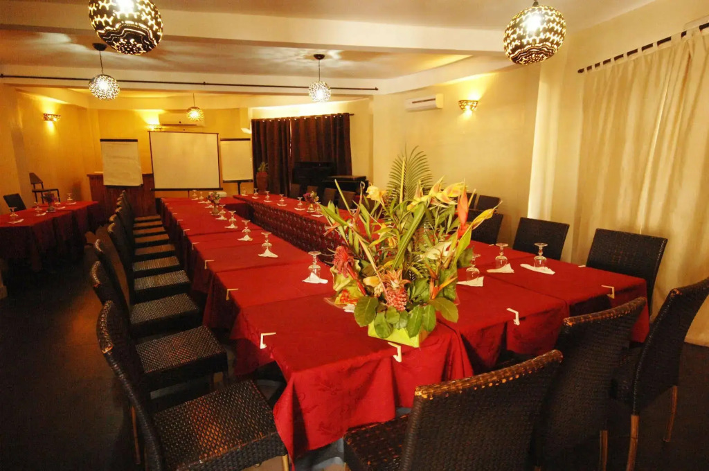Royam Hotel