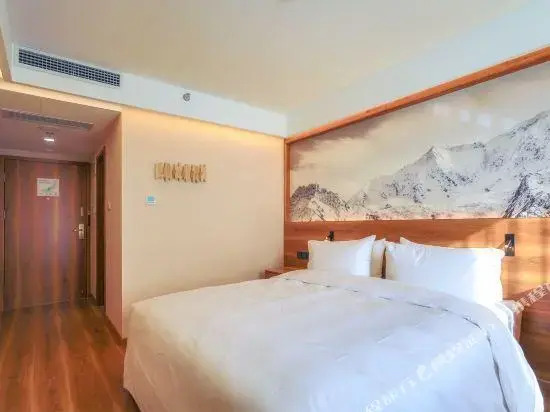 Yayuncun Hotel