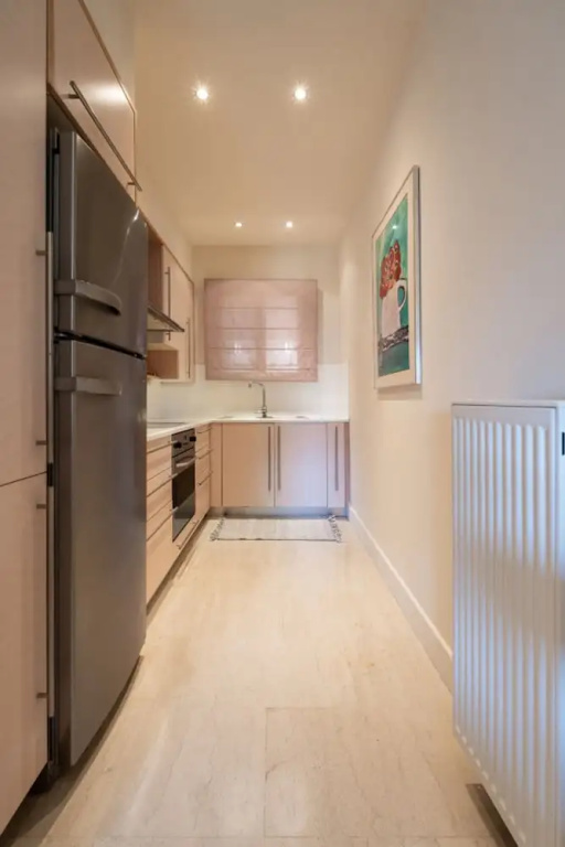 2BD Sunny Condo Close to the Beach