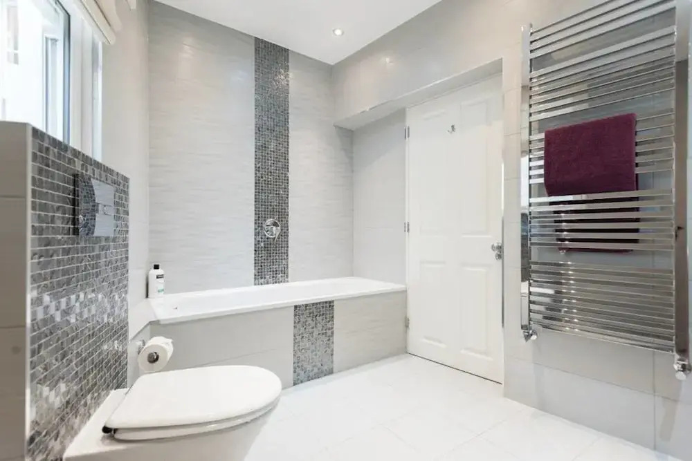 Beautifully designed 3 bed apartment in Bayswater