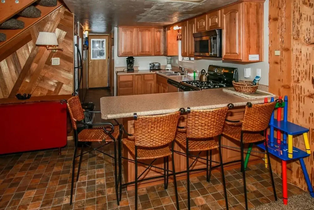 1511-nut House