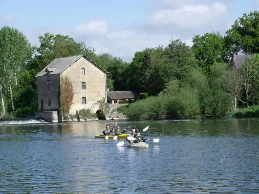 Gîte La Roche-Neuville, 6 pièces, 14 personnes - FR-1-600-148