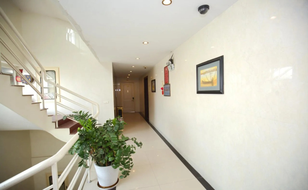 Danly Hotel