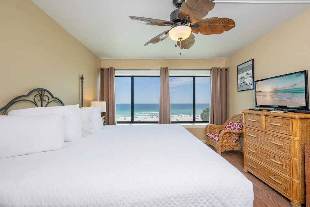 Breakers 43 2 Bedroom Condo