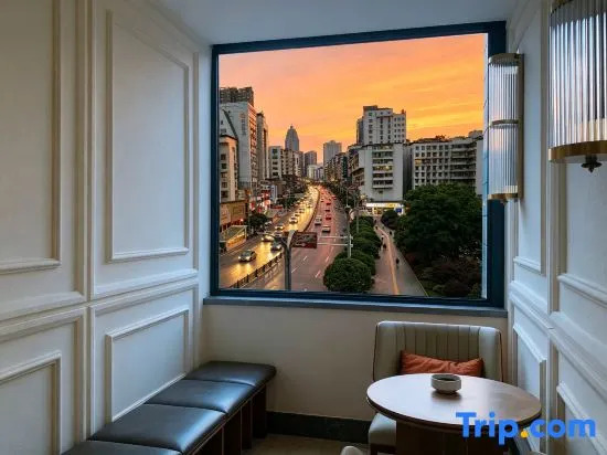 Zunyi meeting site T-shaped mouth light hotel