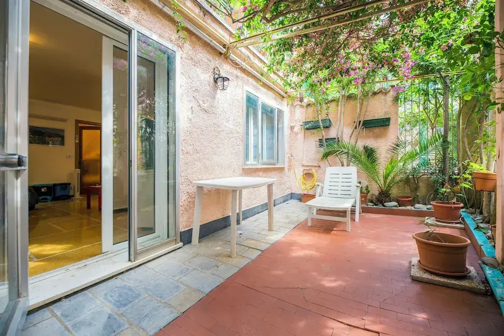 Bright Flat with Terrace near the Beach