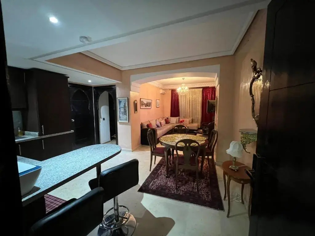 Luxury apartment 2 in the heart of Gueliz, Wifi, Pool