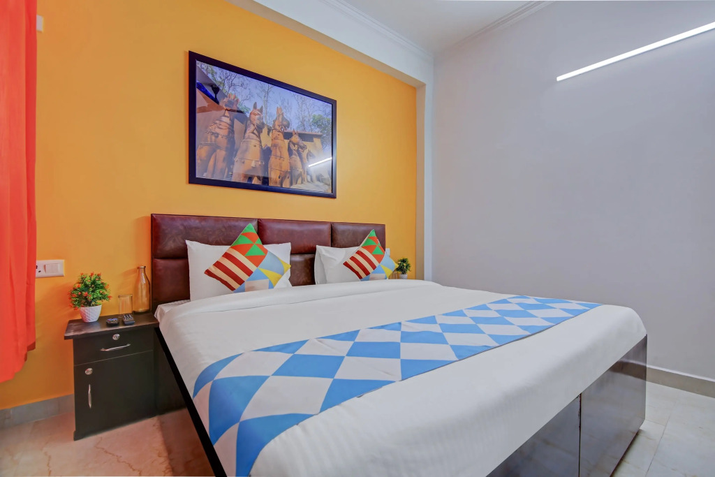 OYO Townhouse Saket Residency 1 Delhi