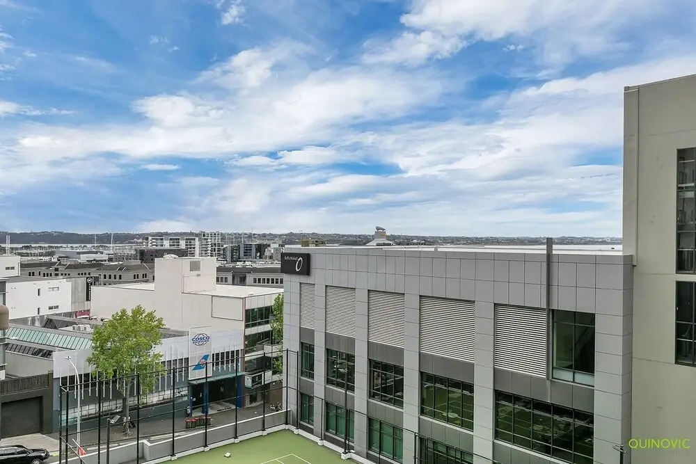 QV Modern Apartment in CBD - 078
