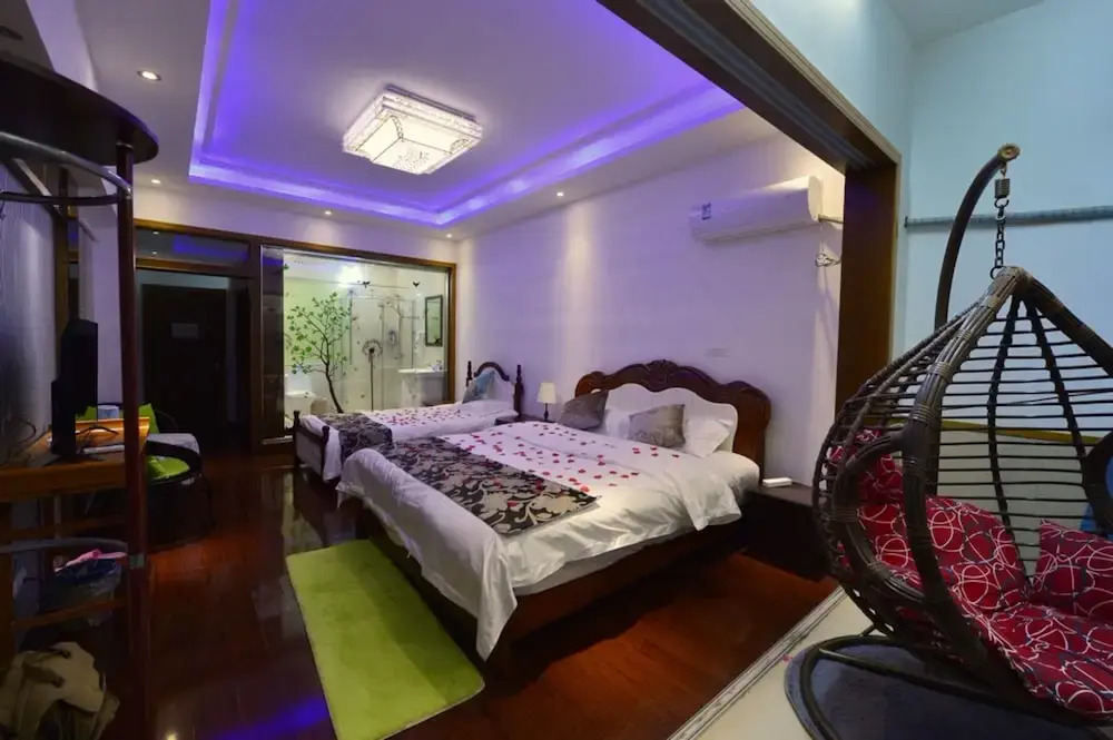 Wuzhen Pomegrante Garden Hotel