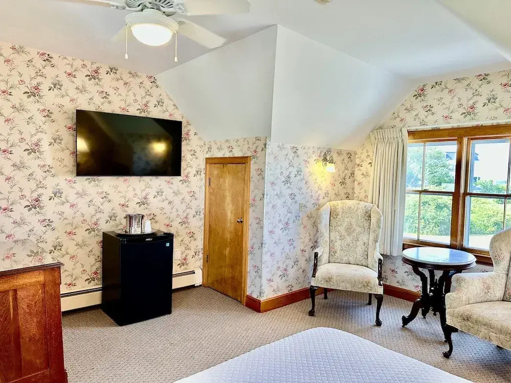 Rose Farm Inn