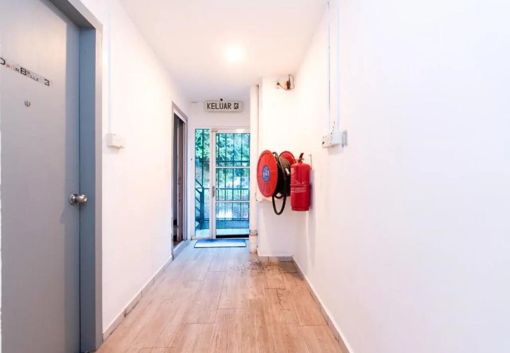 OYO 89398 Doorbellz