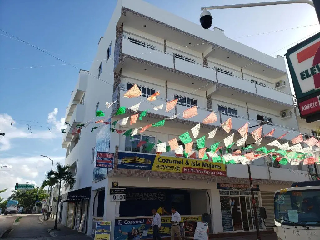 A una calle del ado 5ta avenida