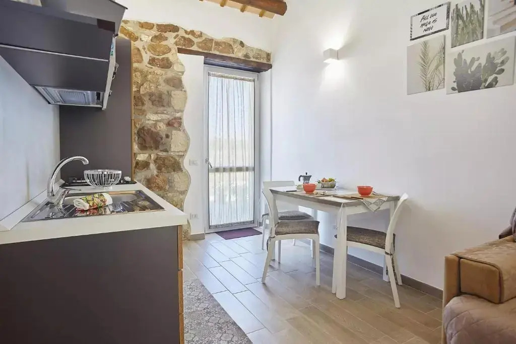 Casale Sammartano - Appartamenti con piscina comune