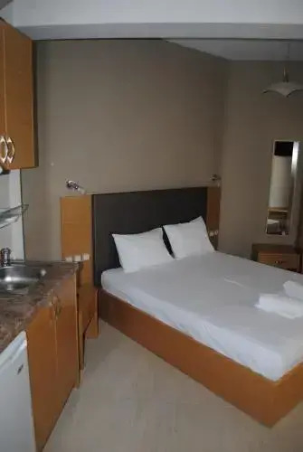 Niriides Studios and Apartments