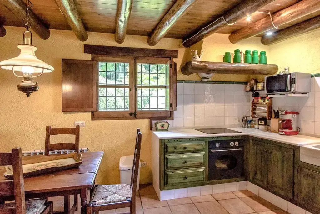 Catalunya Casas Stunning Costa Brava mountain retreat and 30kms away from the beach
