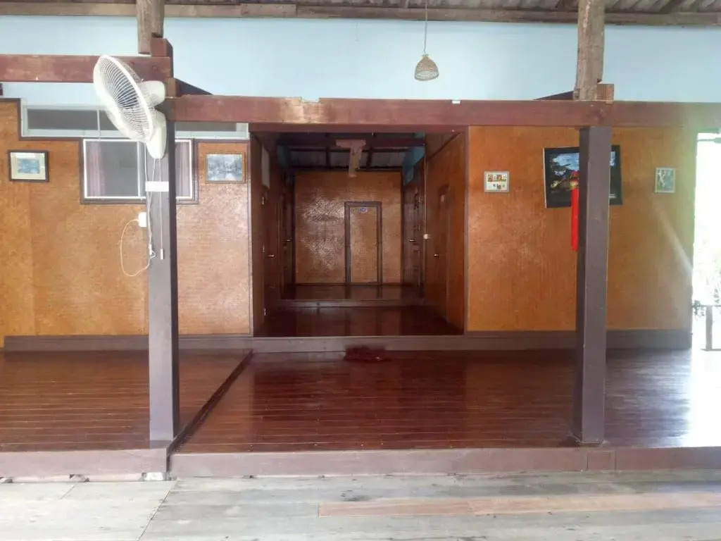 TA YAI HOMESTAY