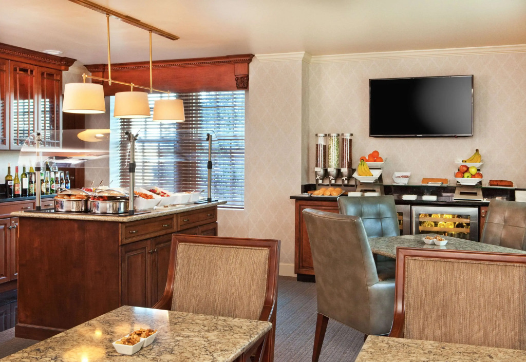 Hotel Roanoke & Conference Center, Curio Collection by Hilton