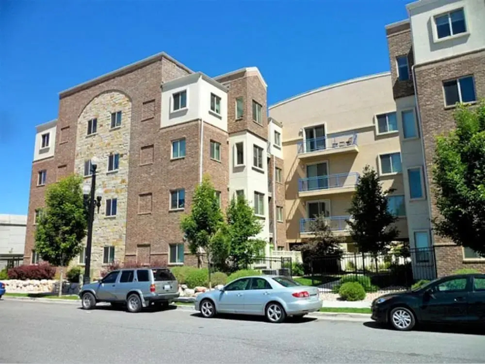 Condo Near Convention Center Sleeps 9
