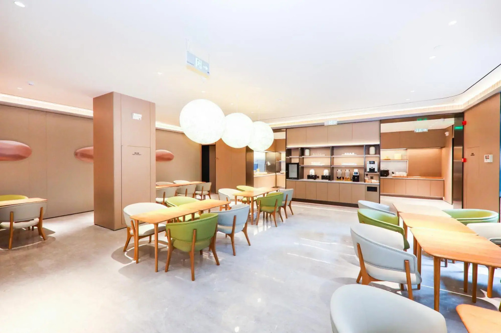 JI Hotel (Yancheng High-Speed Railway Station Baolong Square)