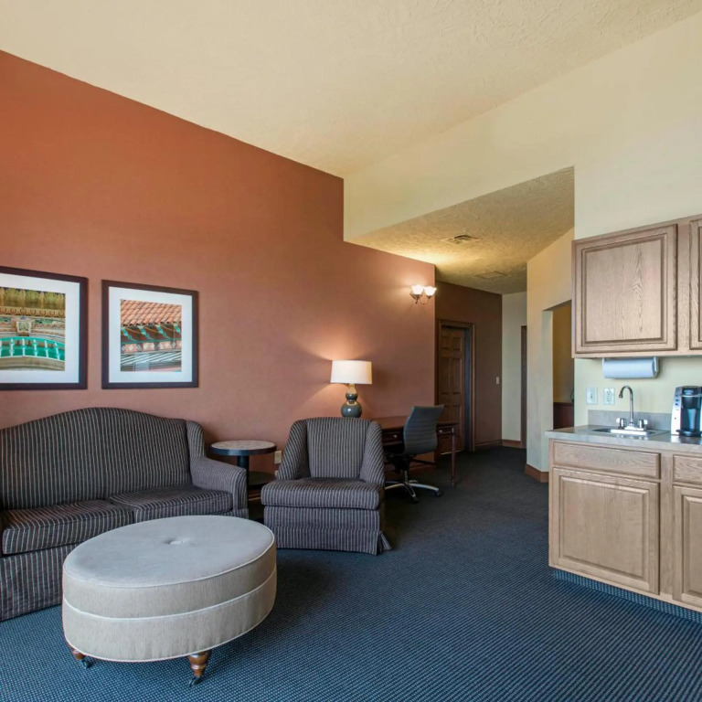 Shoreline Inn & Conference Center, an Ascend Collection Hotel
