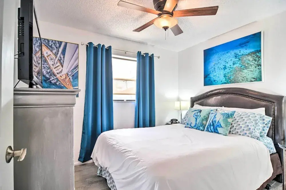 On-site Beach Access: Walkable Gulf Coast Retreat