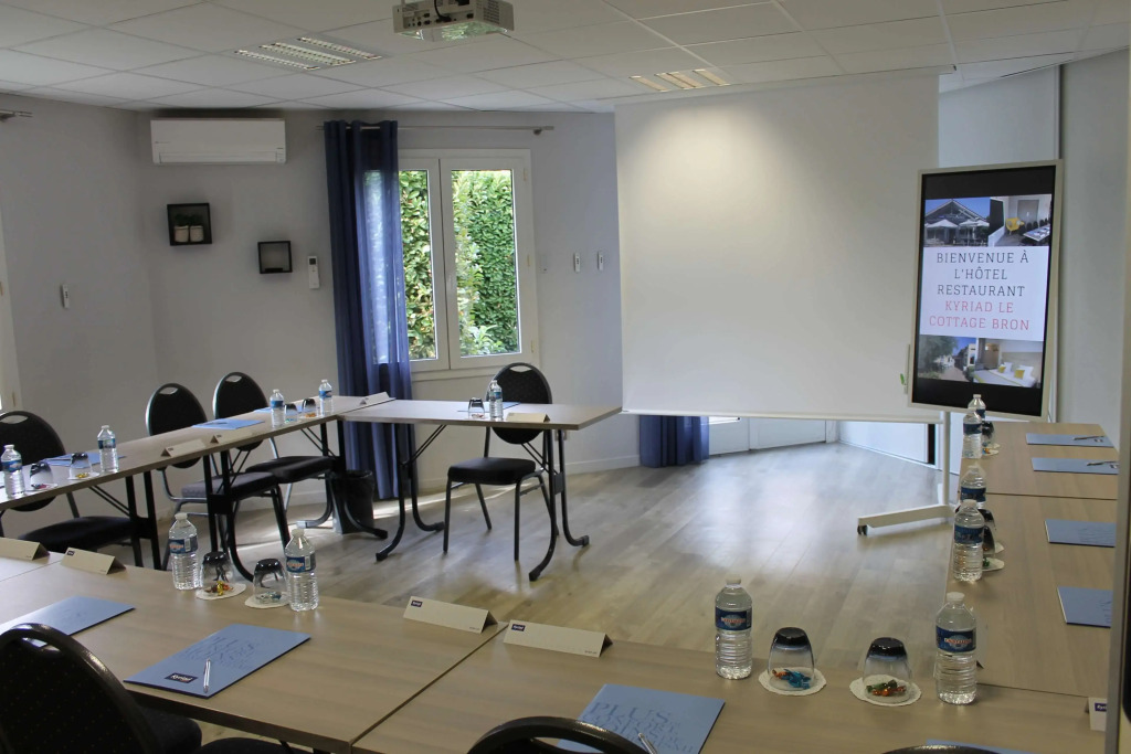 Kyriad Lyon Est - Bron Eurexpo Le Cottage