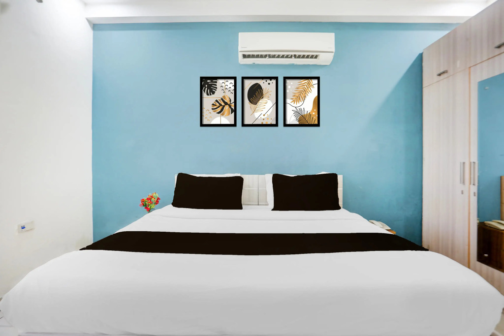 Super Townhouse Subhash Chowk Near Medanta Hospital Formerly L B Residency
