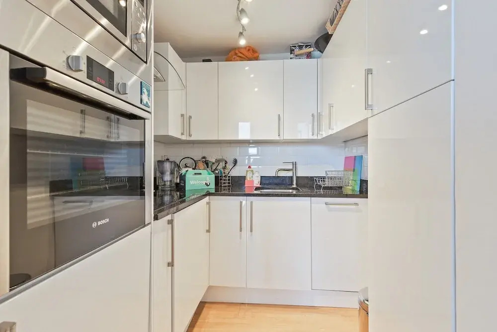 2 Bedroom Apartment in Kensington
