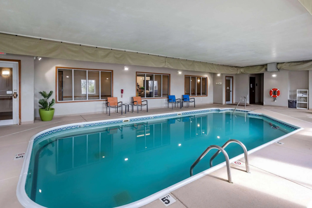 Comfort Inn & Suites Greenville I-70