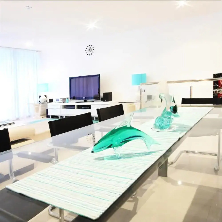 Edge Apartments on Hamilton Island by HIHA