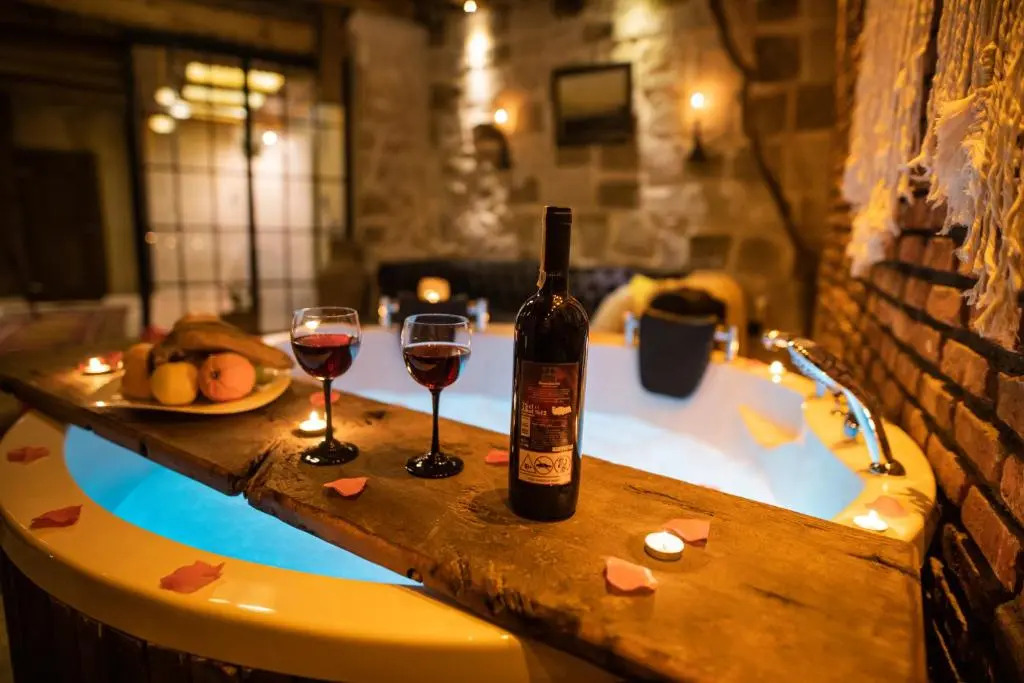 Casia Cave Suites