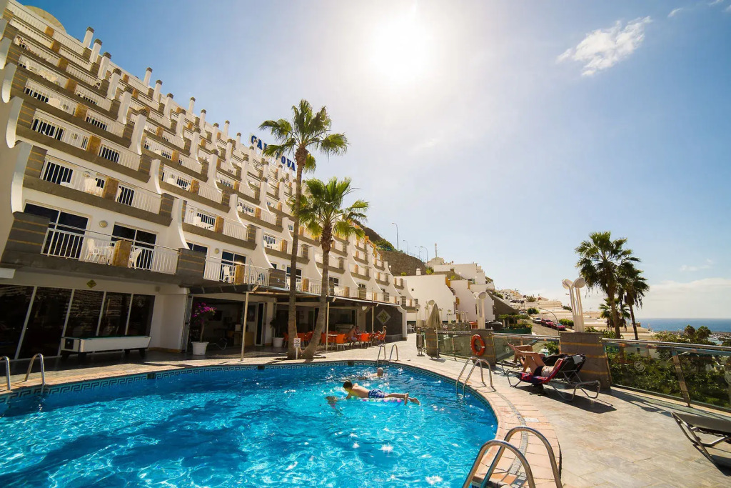 Apartamentos Cabau Cala Nova