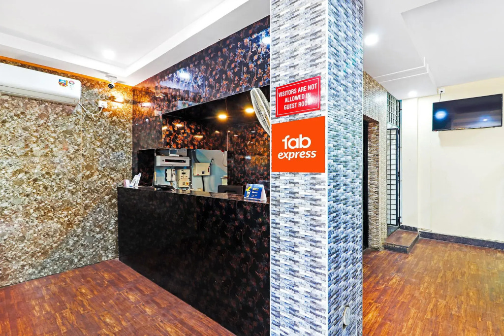FabExpress Lucky Hotels II