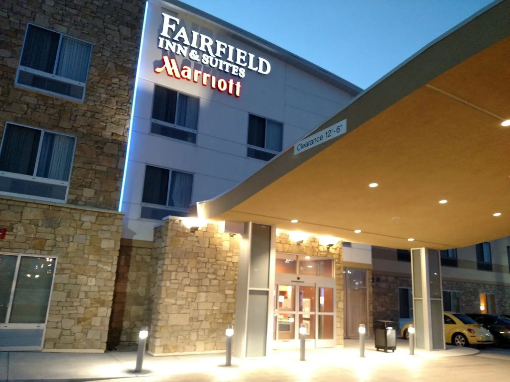 Fairfield Inn & Suites by Marriott Lincoln Southeast