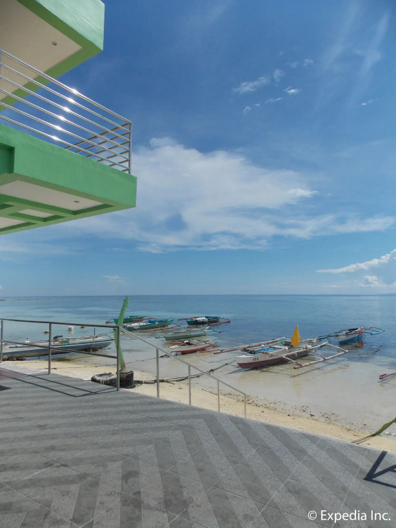 GT Seaside Inn
