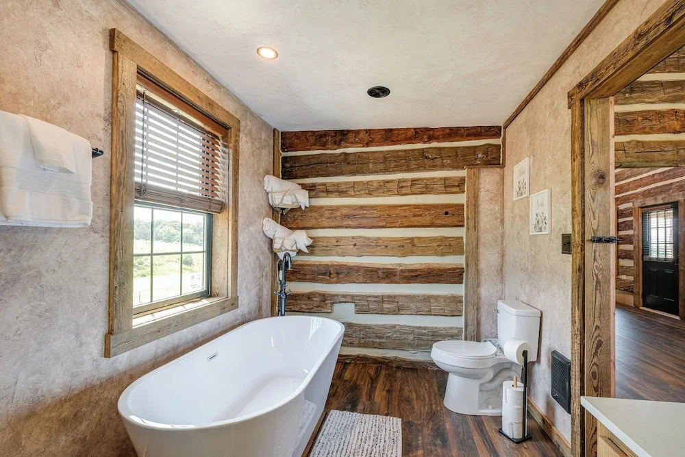 Bedford Cabin w/ Porch, 5 Mi to Historic District!