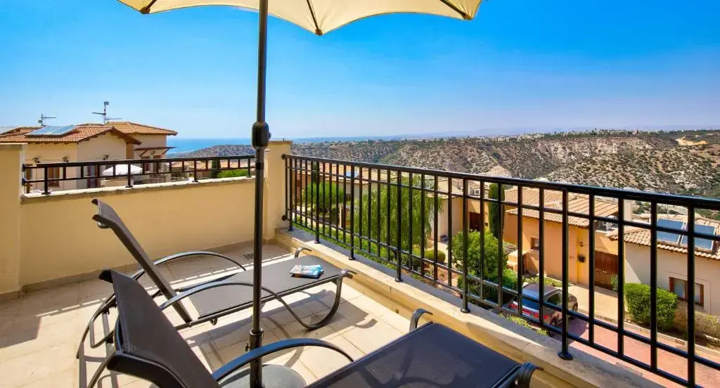 Charming Apartment MZ11 with beautiful coastal views Aphrodite Hills Resort