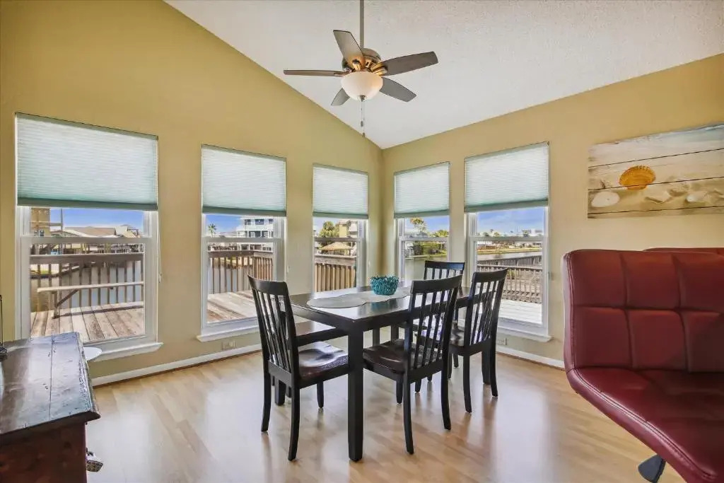 Canal Breeze by Ryson Vacation Rentals